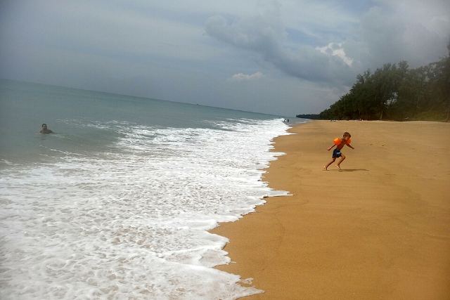 Mai Khao Beach - panoramio